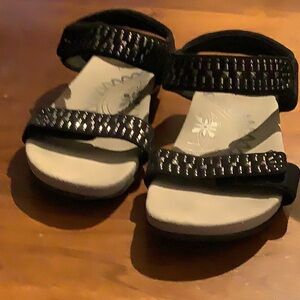 Aetrex gently worn sandels